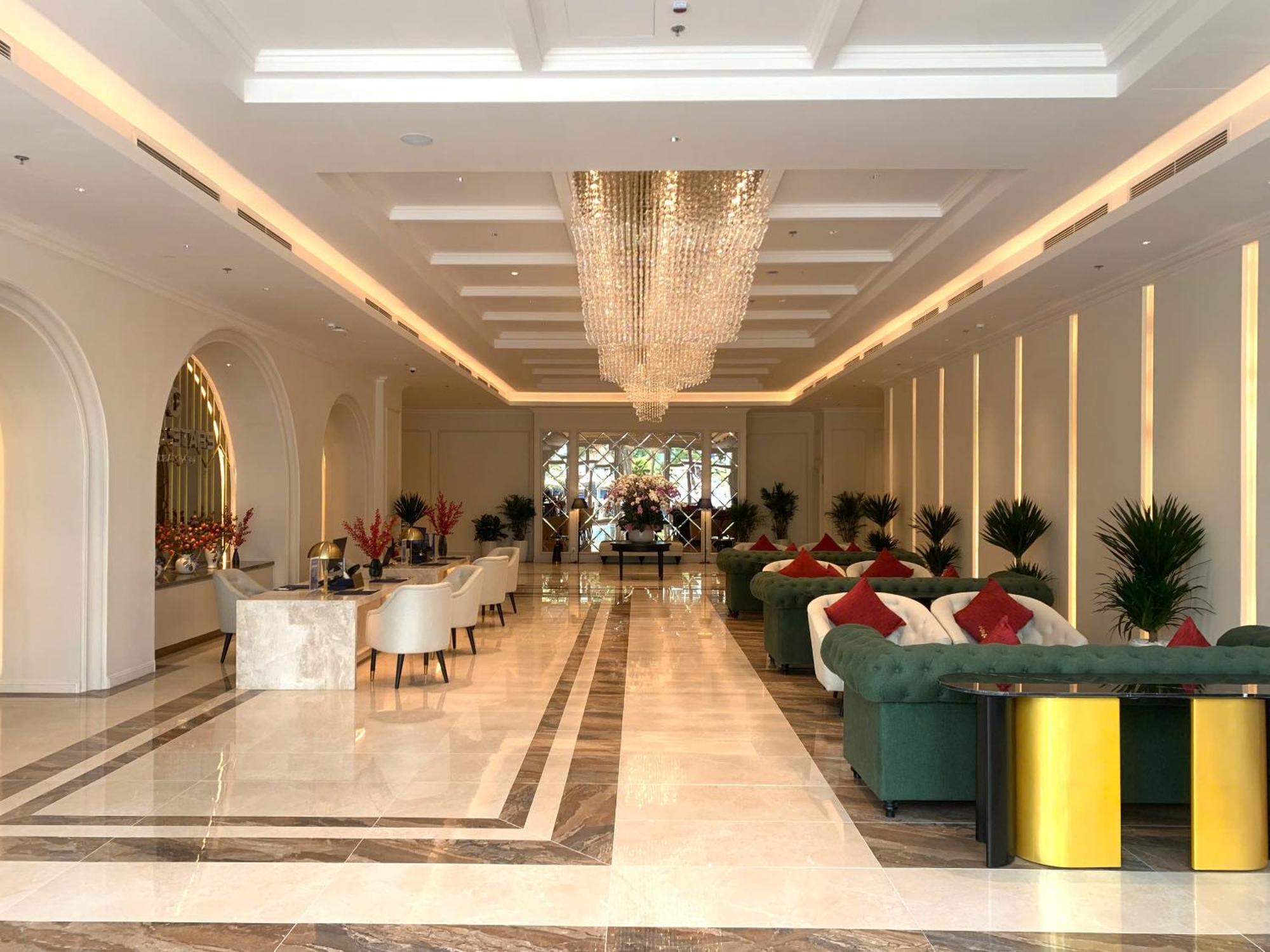 Cosmo Stars Hotel Bac Lieu Exterior photo